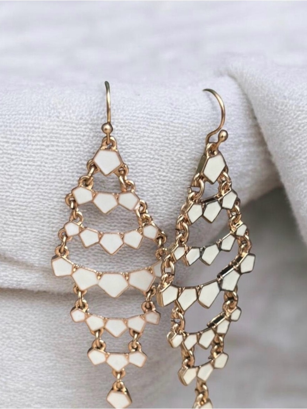 Vintage Avon Ivory White Enamel Chandelier Dangle Earrings Gold Tone 2.5”